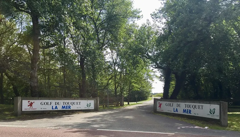 Eingang zum Platz La Mer auf dem Golfplatz von Le Touquet