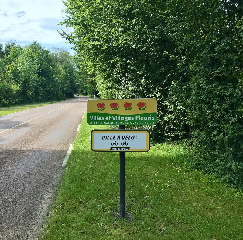"Ville à vélo du Tour de France" sign in Le Touquet