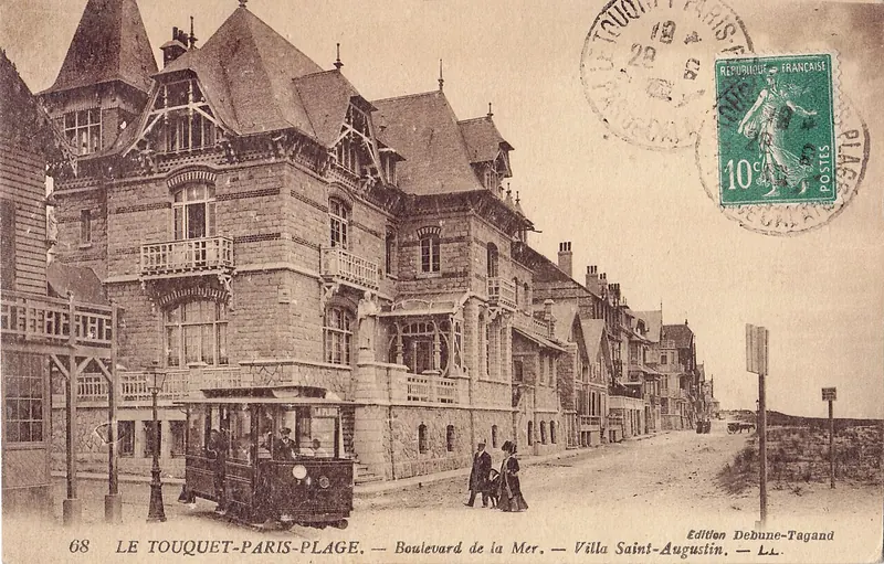 Oude postkaart van de boulevard de la Mer in Le Touquet-Paris-Plage met de tram en de villa Saint-Augustin